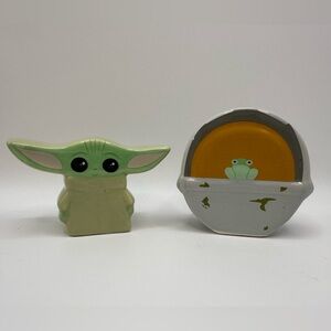 Star Wars Grogu Baby Yoda Salt & Pepper Shakers Mandalorian Frog Pod